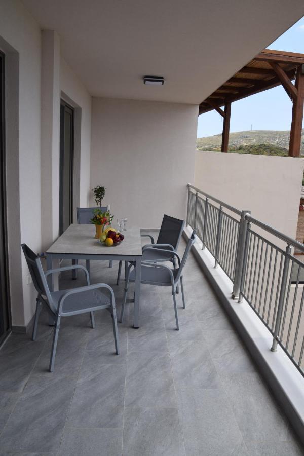 Anemoni Apartments Плакиас Экстерьер фото